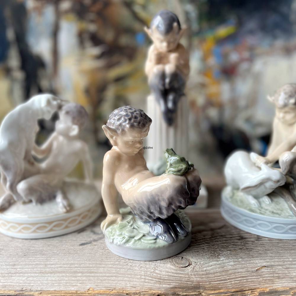 Satyr ( Pan) mit Frosch, Royal Copenhagen Figur Nr. 1713