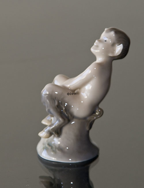 Satyr (Pan) auf Stummel, Royal Copenhagen Figur Nr. 1738
