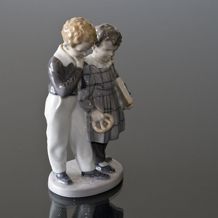 Der Flug nach Amerika, zwei Jungs gehen ins Land der Freien, Royal Copenhagen Figur Nr. 1761