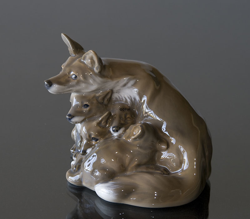 Füchsin mit Jungen, Royal Copenhagen Figur Nr. 1788