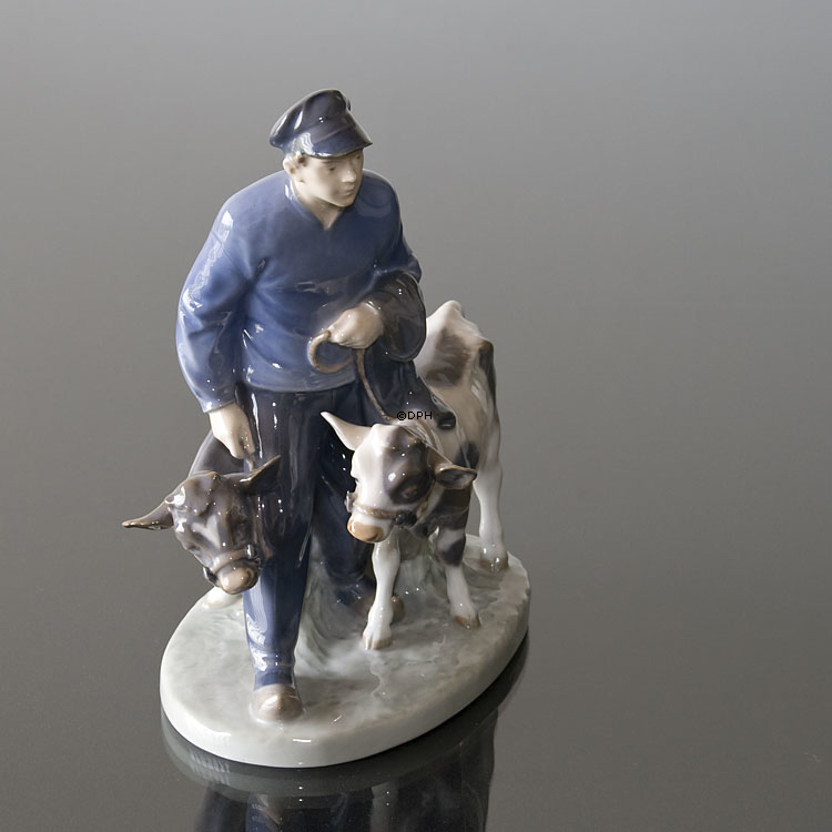 Junge mit 2 Kälbern, Royal Copenhagen Figur Nr. 117 oder 1858
