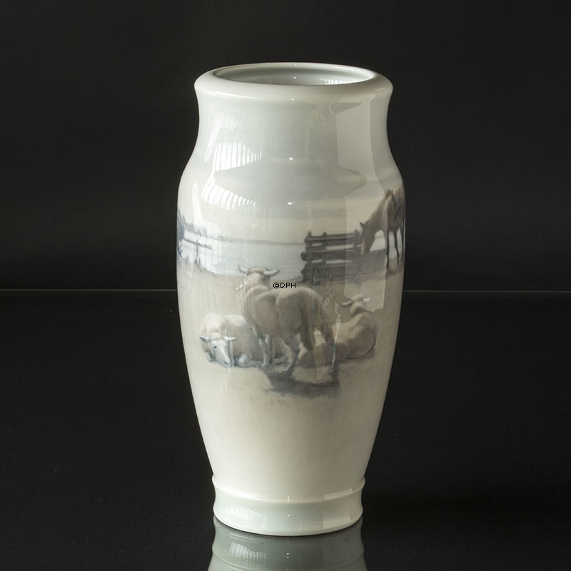Große Unica Royal Copenhagen Vase gemalt von G. Rode, Pferde und Schafe, Signiert: GR 1.3. 1932