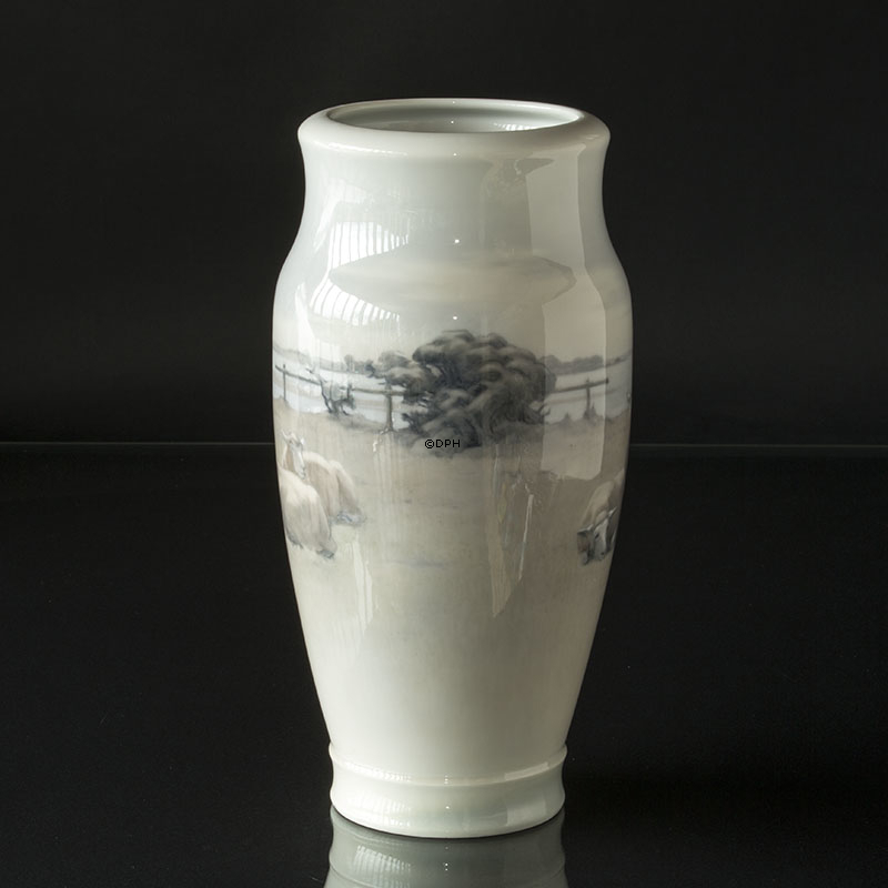 Große Unica Royal Copenhagen Vase gemalt von G. Rode, Pferde und Schafe, Signiert: GR 1.3. 1932