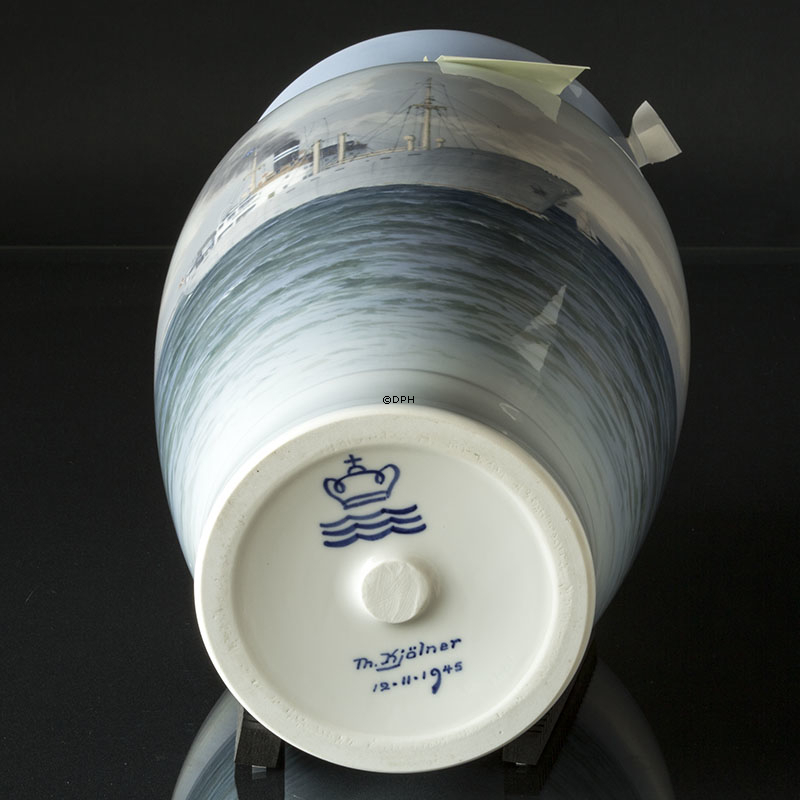 Große Vase mit Meeresmotiv UNICA (1945), Royal Copenhagen, Gemalt von Theodor Kjölner