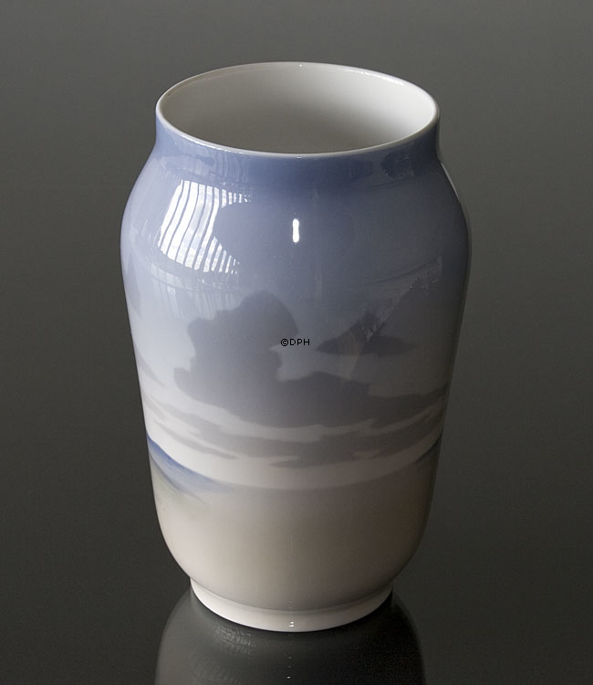 Vase mit fliegenden Schwänen, Royal Copenhagen Nr. 1955-1217
