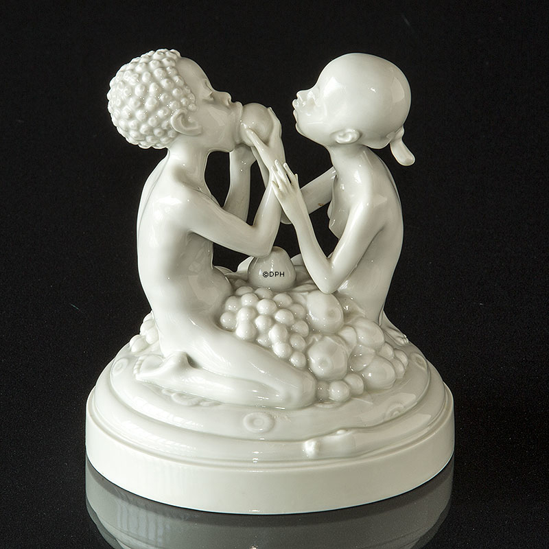 Adam und Eva mit Äpfeln, Signiert Ingeborg Nielsen, Private 1926 Blanc de Chine