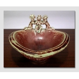 Steingutschüssel mit 3 Figuren am Rand, Royal Copenhagen Nr. 20169