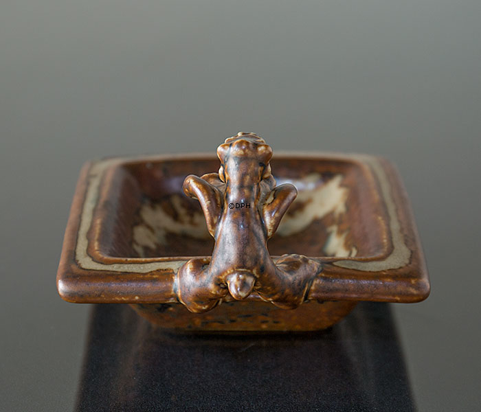 Steingutschale mit Fabelwesen am Rand, Royal Copenhagen Nr. 20175