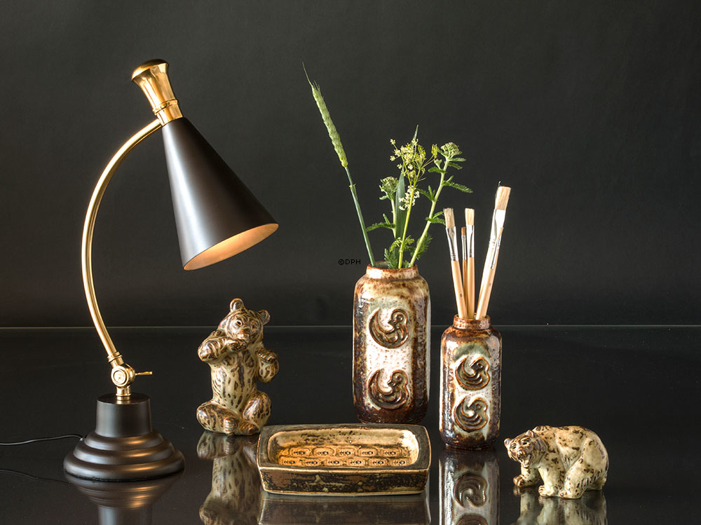 Bär, steht und brüllt zur Seite, Royal Copenhagen Steingutfigur Nr. 20179