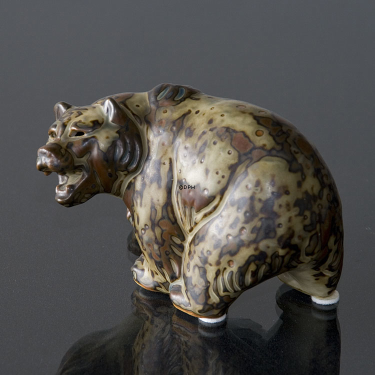 Bär, steht und brüllt zur Seite, Royal Copenhagen Steingutfigur Nr. 20179