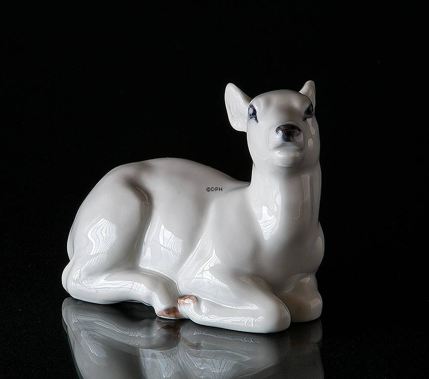 Liegendes Kitz weiß, Royal Copenhagen Figur Nr. 20183