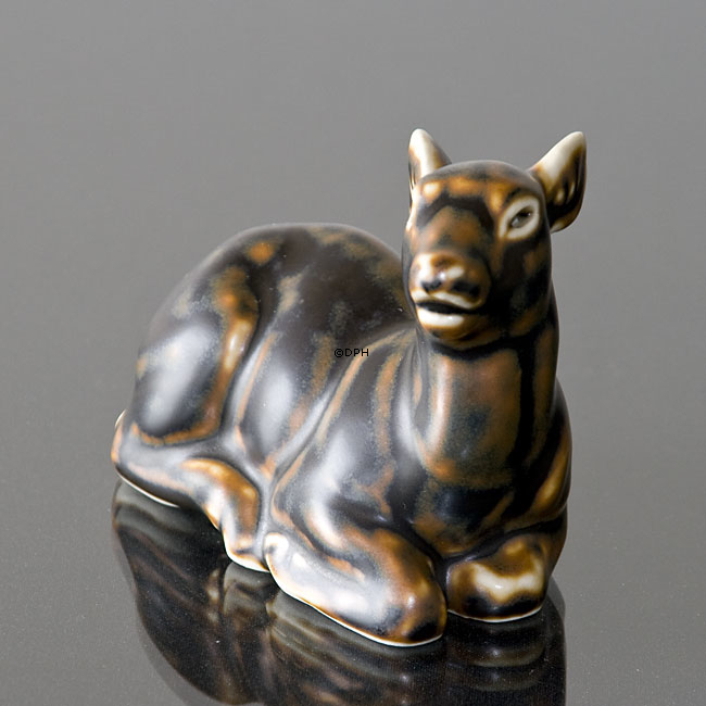 Liegendes Kitz, Royal Copenhagen Steingut Figur Nr. 183 oder 20183