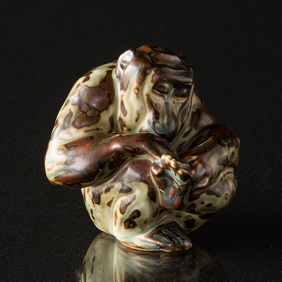 Affe reinigt Fuß, Royal Copenhagen Steinzeug Figur Nr. 20211