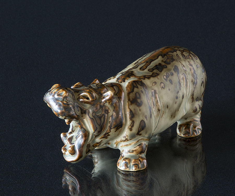 Nilpferd mit offenem Mund, Royal Copenhagen Steingutfigur Nr. 20239