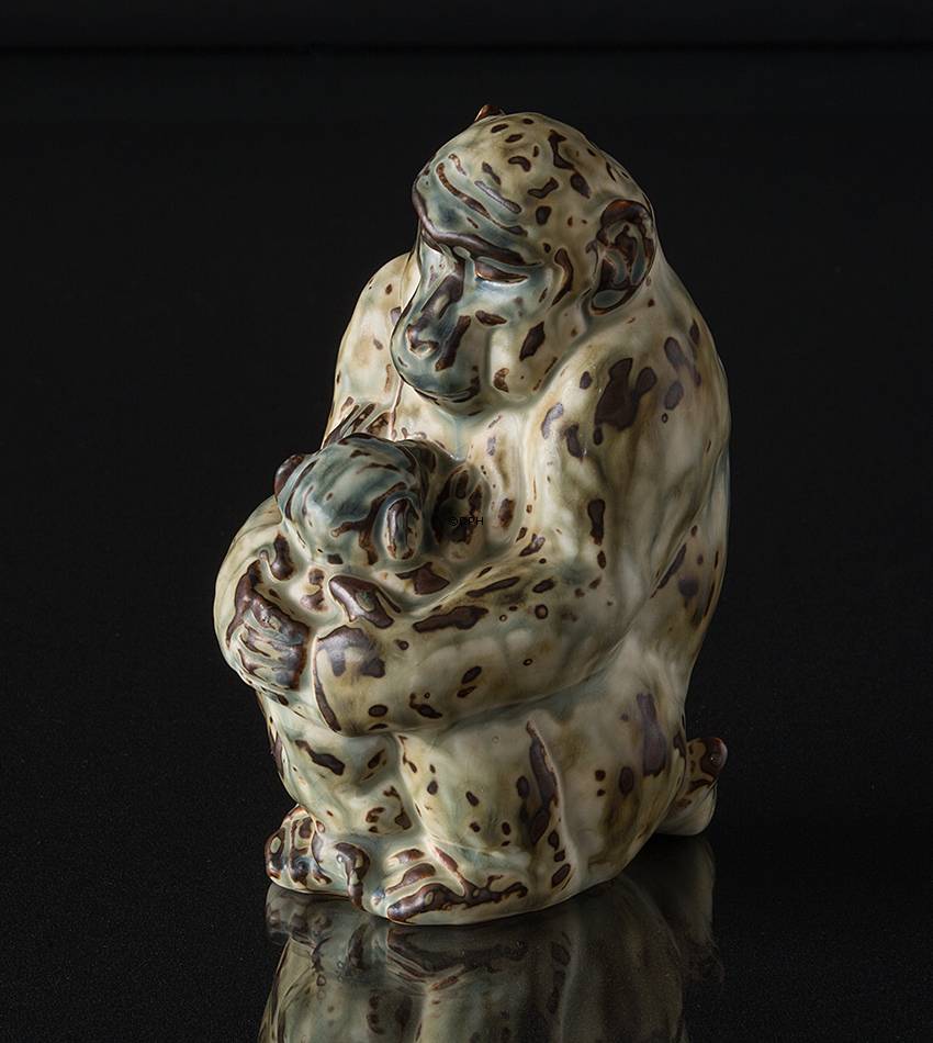 Affe mit Baby, Royal Copenhagen Steinzeugfigur Nr. 20241