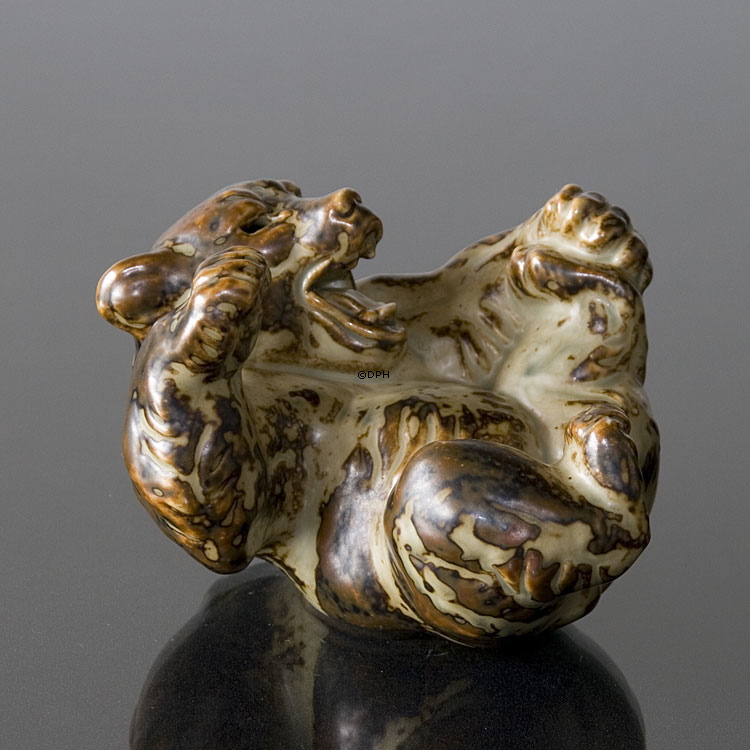 Liegender Bär spielen und brüllen, Royal Copenhagen Steingut Figur Nr. 20271