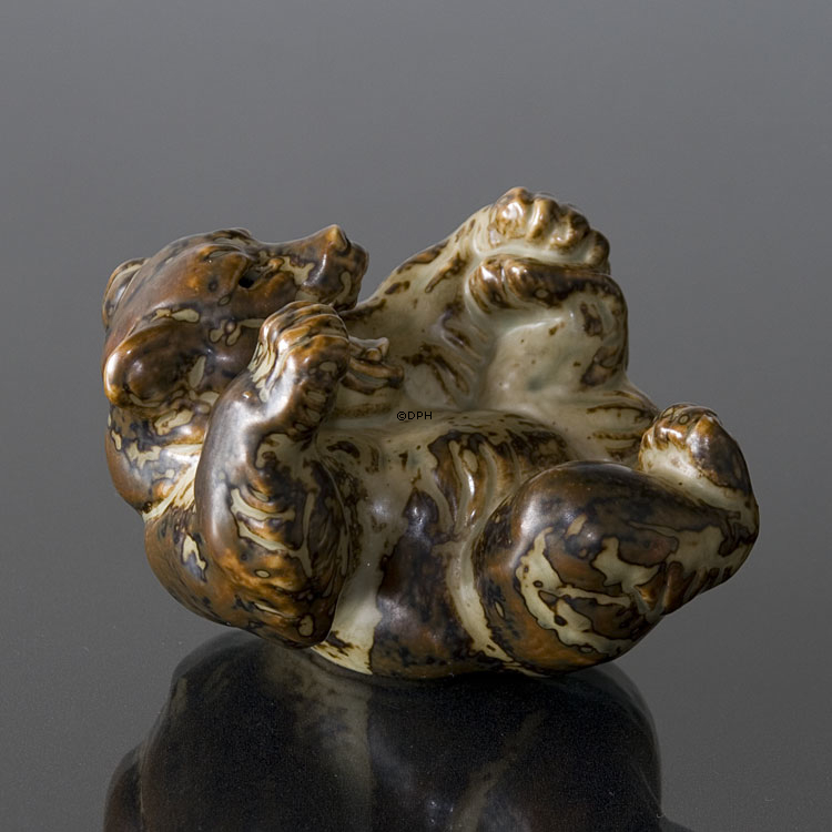Liegender Bär spielen und brüllen, Royal Copenhagen Steingut Figur Nr. 20271
