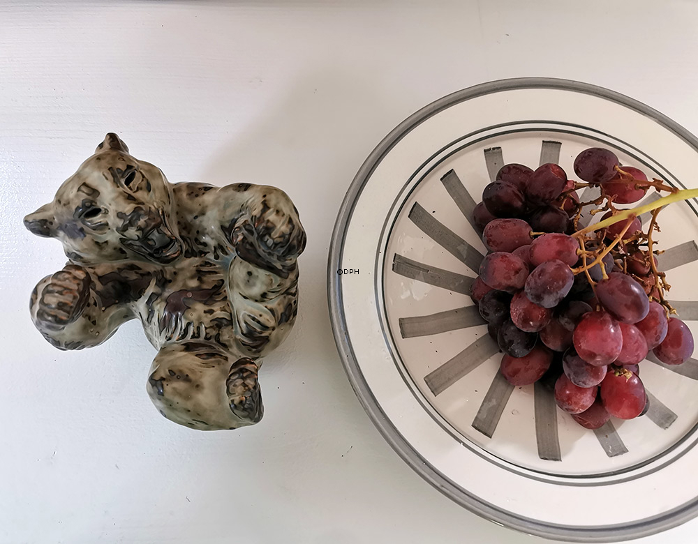 Liegender Bär spielen und brüllen, Royal Copenhagen Steingut Figur Nr. 20271