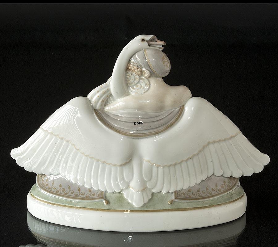 Leda und der Schwan, Royal Copenhagen Figur Nr. 2053 (1894-1922)