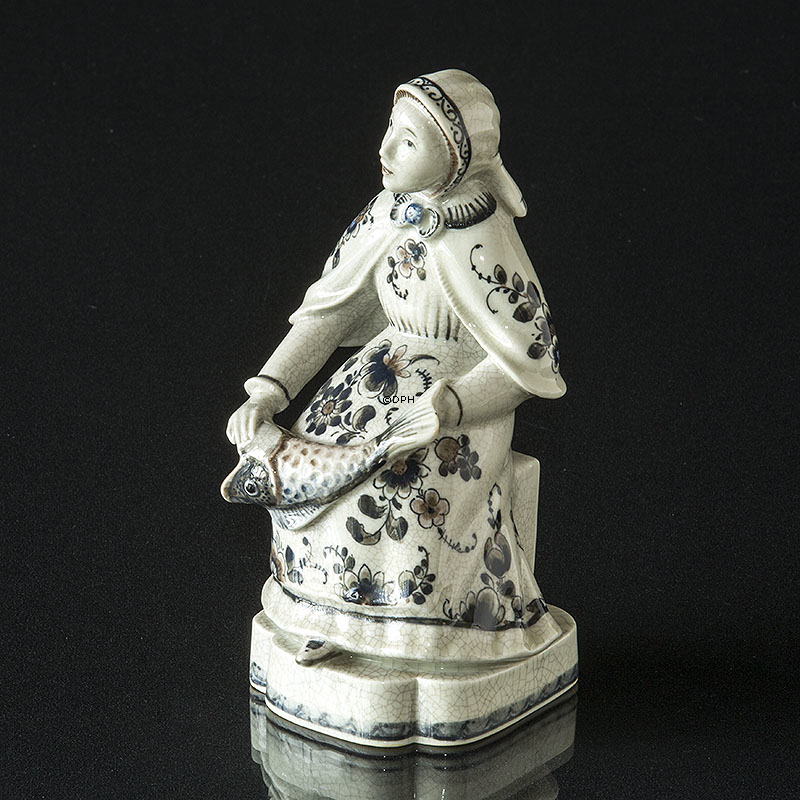 Frau mit Korb, Royal Copenhagen Figur Nr. 2061 (1890-1990 .)