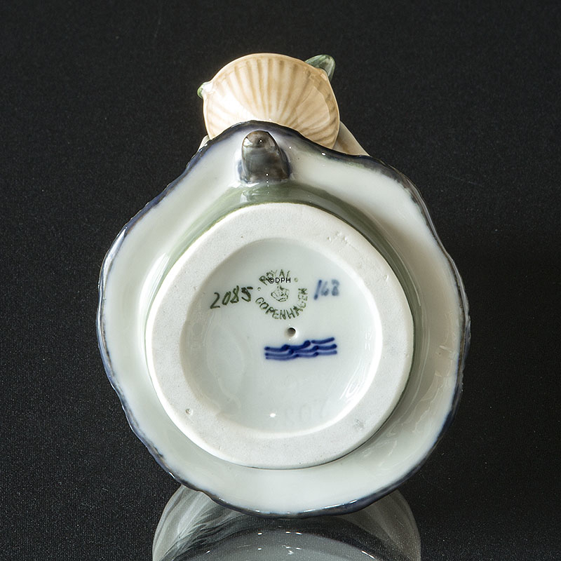 Frau mit Korb, Royal Copenhagen Figur Nr. 2085 (1890-1990 .)