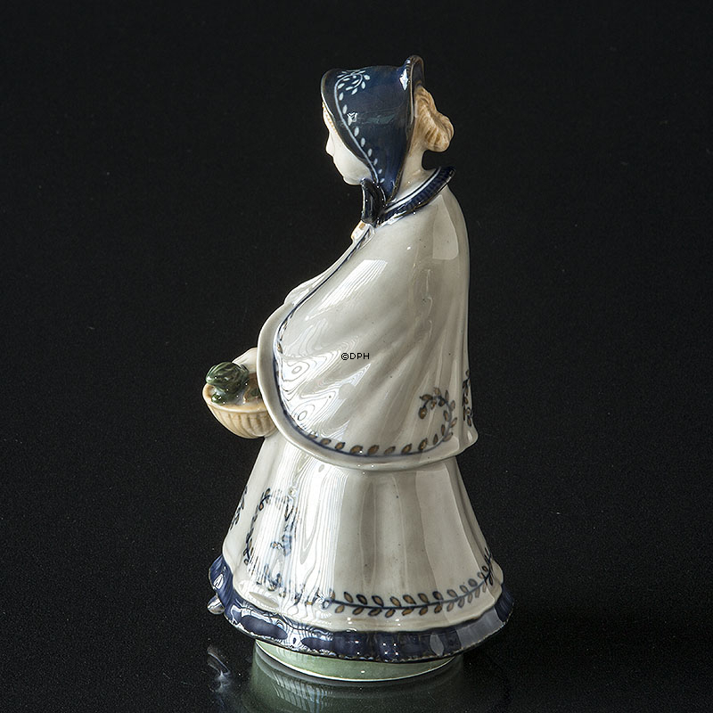 Frau mit Korb, Royal Copenhagen Figur Nr. 2085 (1890-1990 .)
