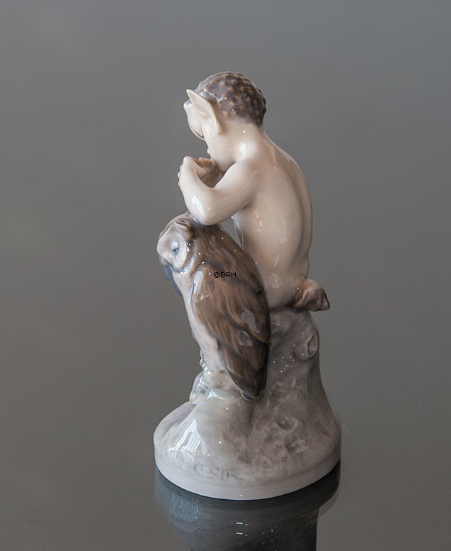Satyr (Pan) mit Eule, Royal Copenhagen Figur Nr. 2107