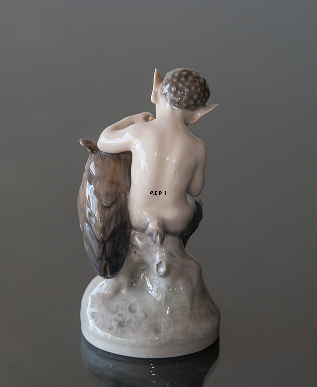 Satyr (Pan) mit Eule, Royal Copenhagen Figur Nr. 2107