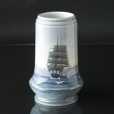 Vase mit Segelschiff an der Klippe von Møen, Royal Copenhagen Nr. 2108-1854 (1889-1922)