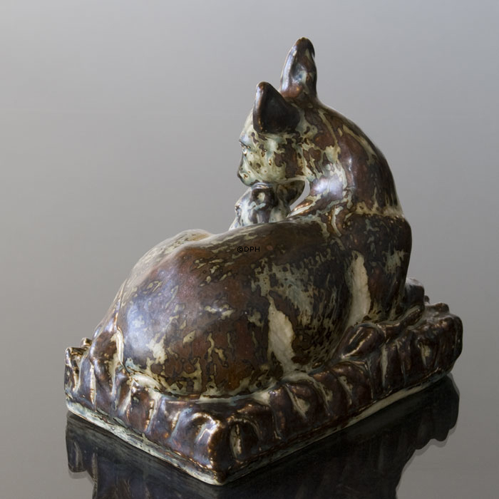 Hirsch mit Kitz, mütterliche Liebe, Royal Copenhagen Steingut Figur Nr. 21239