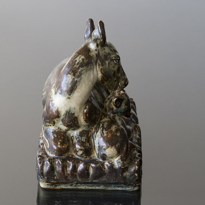 Hirsch mit Kitz, mütterliche Liebe, Royal Copenhagen Steingut Figur Nr. 21239