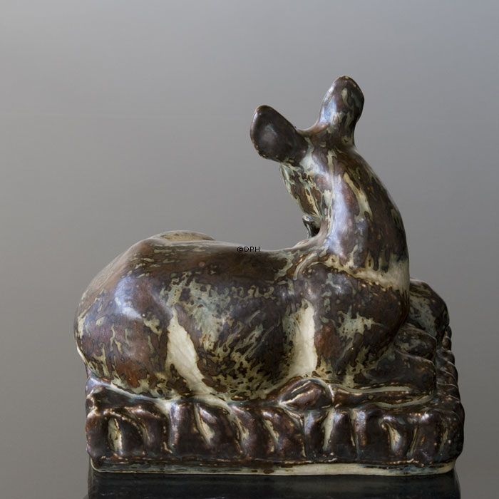 Hirsch mit Kitz, mütterliche Liebe, Royal Copenhagen Steingut Figur Nr. 21239