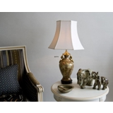 Elefant mit erhobenem Rüssel, Royal Copenhagen Steingutfigur Nr. 21517