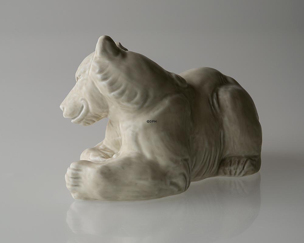Weißer Eisbär liegend, Steingut, Royal Copenhagen Figur Nr. 21520