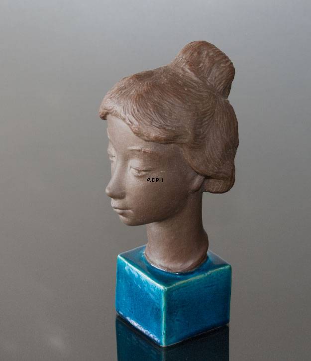 Steingut, Royal Copenhagen Nr. 21816, Frauenbüste, Frau Figur Nana. Entworfen von Johannes Hedegaard,