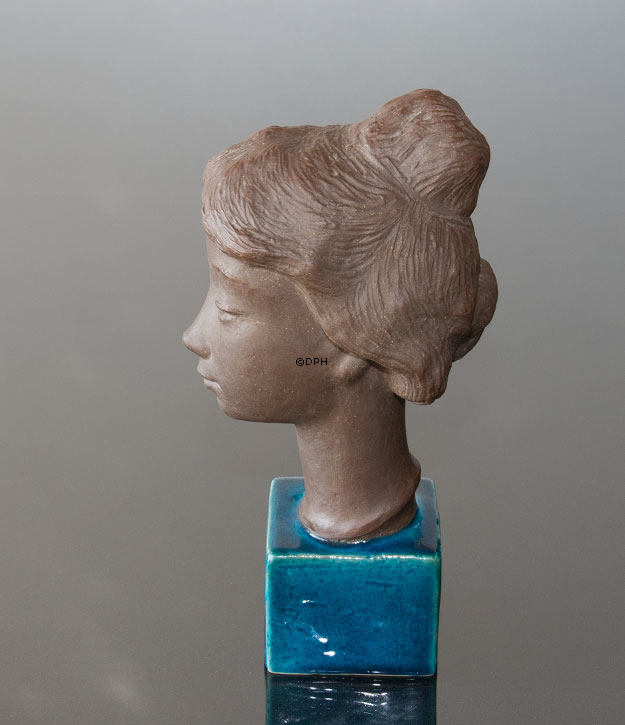 Steingut, Royal Copenhagen Nr. 21816, Frauenbüste, Frau Figur Nana. Entworfen von Johannes Hedegaard,