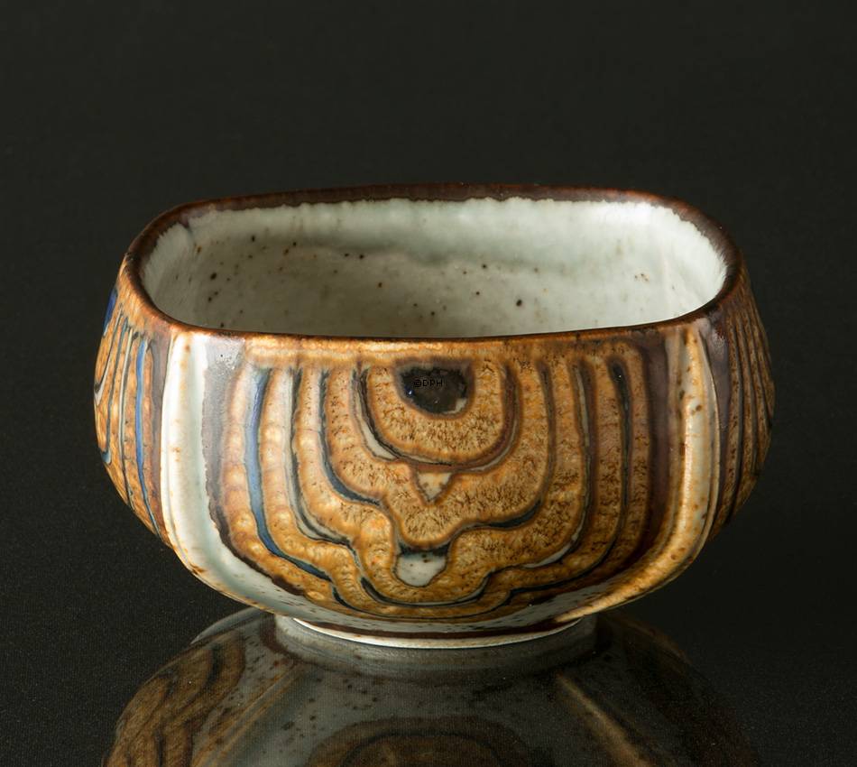 Steingutschale mit Mustern, Royal Copenhagen Nr. 22561