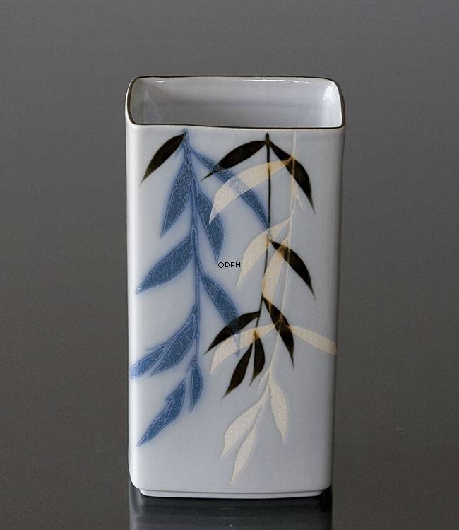 Weiße Vase mit Weidenzweigen, Royal Copenhagen Nr. 22755