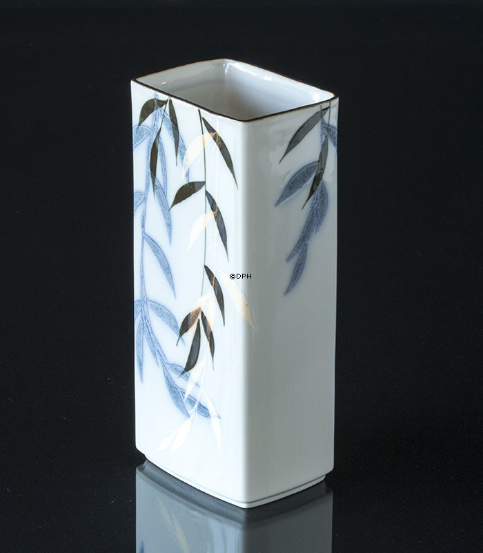 Weiße Vase mit Weidenzweigen, Royal Copenhagen Nr. 22784