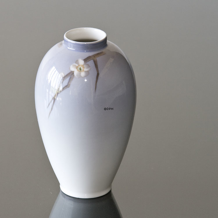 Vase mit Blume, Royal Copenhagen Nr. 2301-47-6 oder 2301-47B