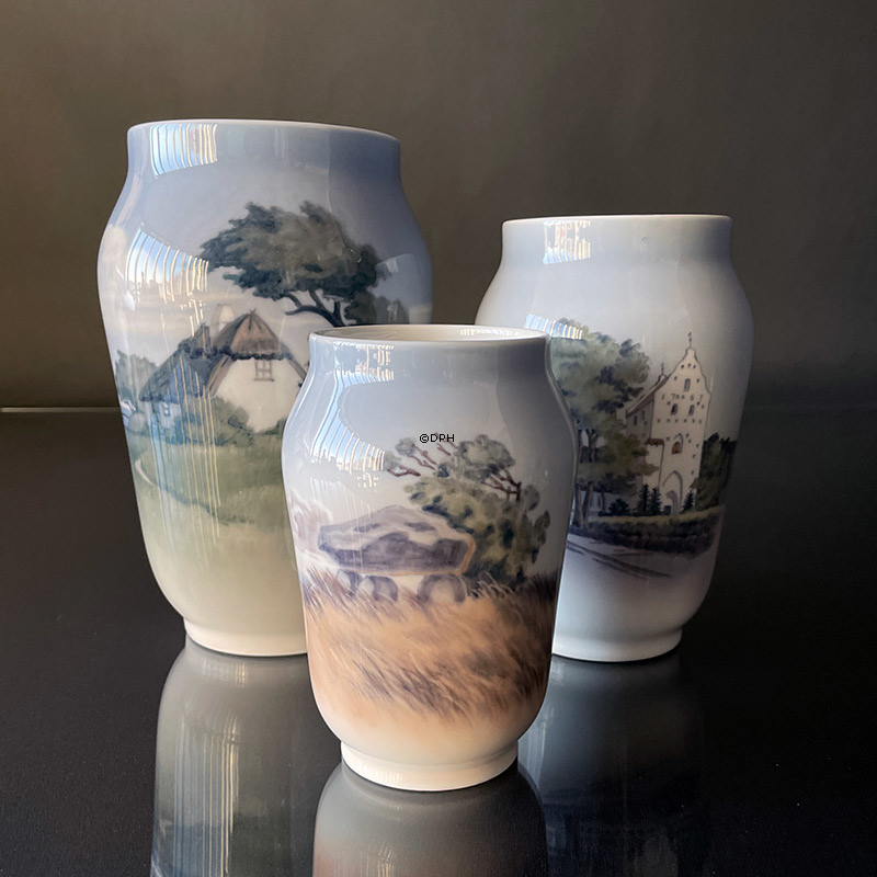 Vase mit Dolmen auf der Heide, Royal Copenhagen Nr. 2316-108