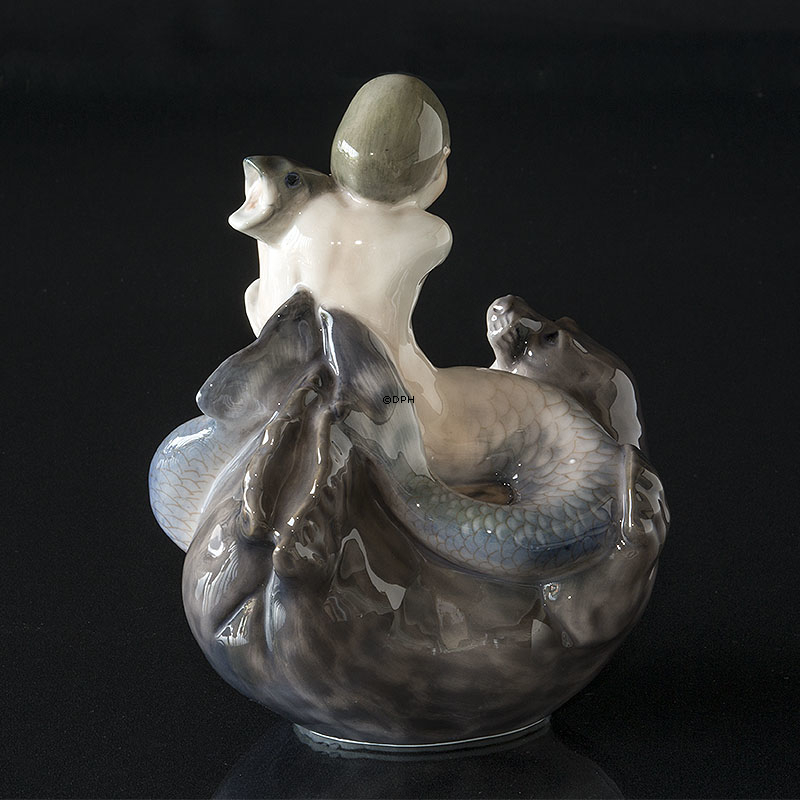 Meerjungfrau reitet auf Seehund mit Fisch, Royal Copenhagen Figur Nr. 2337