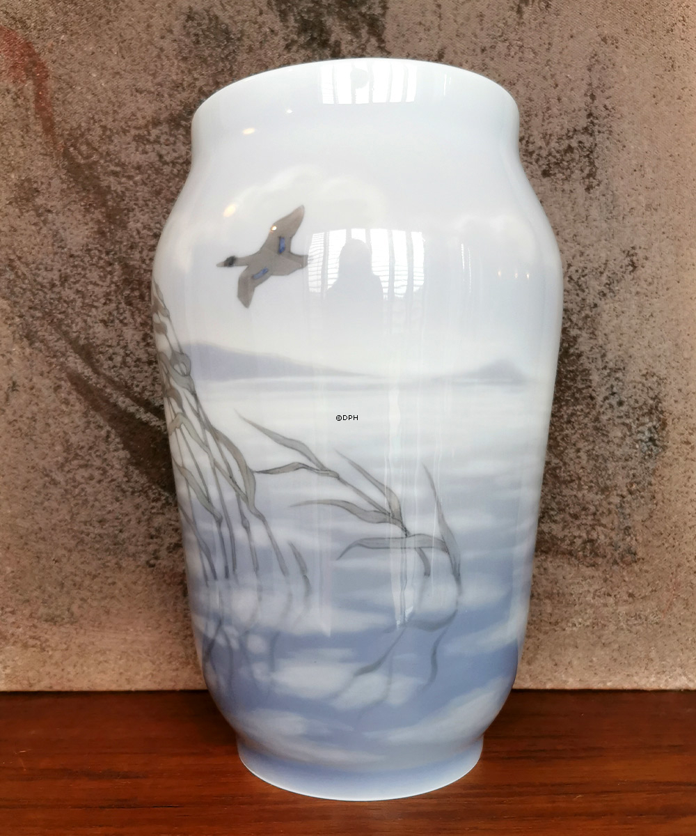 Vase mit Enten am See, Royal Copenhagen Nr. 2351-1217