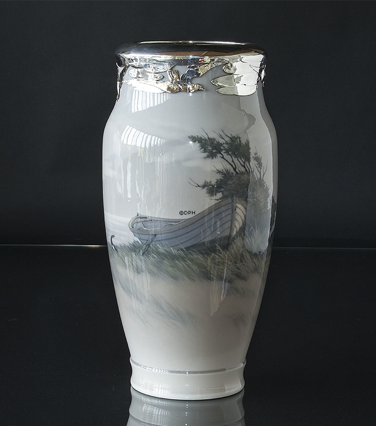 Vase mit Landschaft und Ruderboot, silber Rand Royal Copenhagen - UNICA Nr. 2352-131