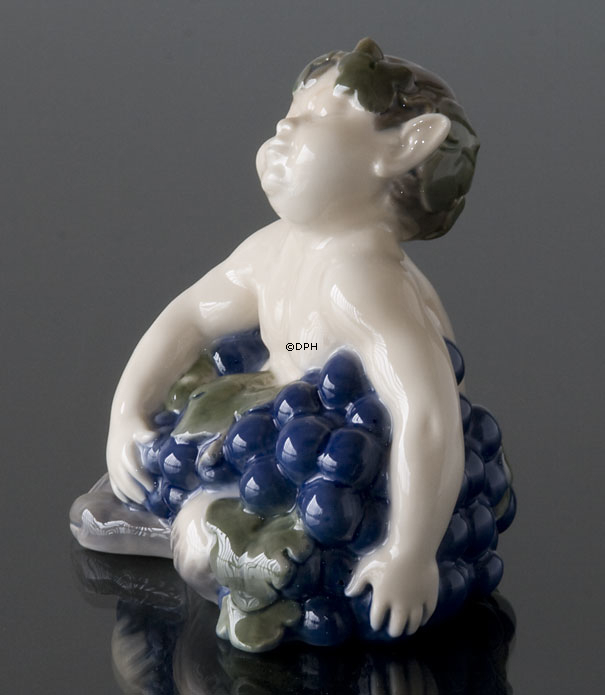 Satyr (Pan) mit Trauben, Royal Copenhagen Figur Nr. 2361