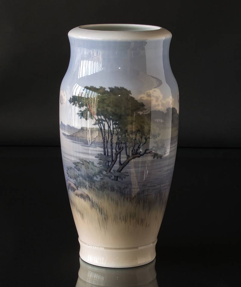 Vase mit Landschaft, Royal Copenhagen Nr. 2408-131