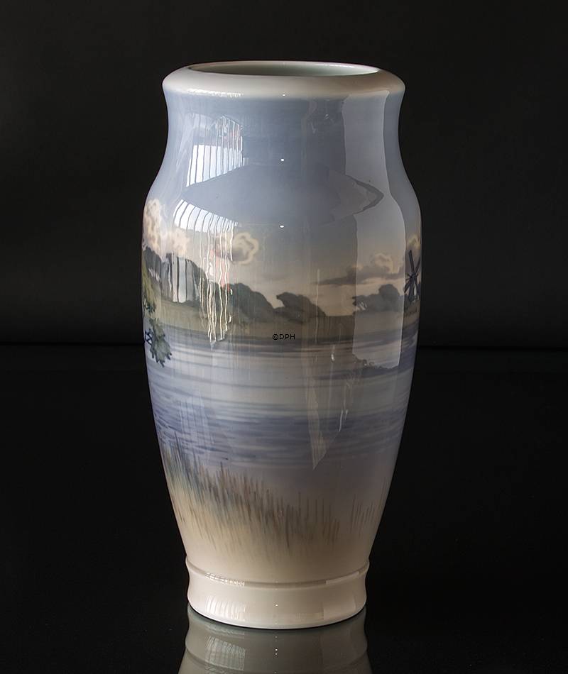 Vase mit Landschaft, Royal Copenhagen Nr. 2408-131