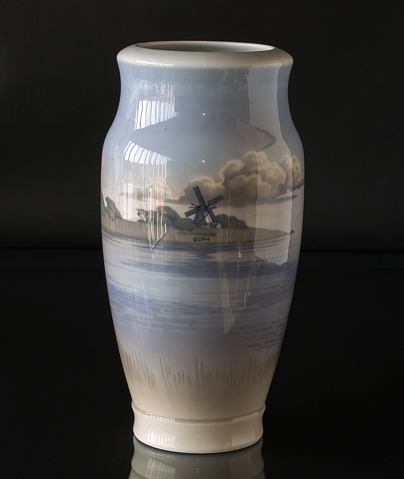Vase mit Landschaft, Royal Copenhagen Nr. 2408-131