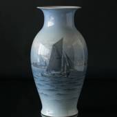 Sehr große Vase mit Segelschiff in der Nähe von Kronborg, Royal Copenhagen