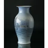 Sehr große Vase mit Segelschiff in der Nähe von Kronborg, Royal Copenhagen Nr. 2486-2388